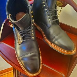 Men's Oak Street Trench Boots with Dainite sole, size 9.5, black